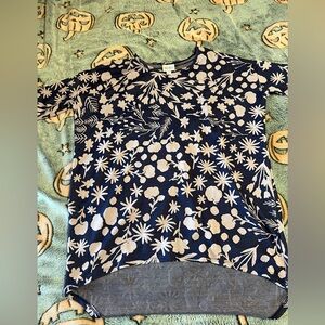 LuLaRoe size small Hilow shirt